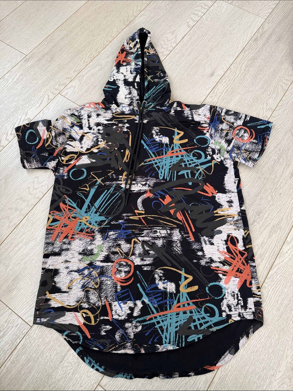 Men's Short Sleeve Graphic Hoodie Tee - Black Multi